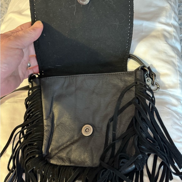 🚨🚨VINTAGE MONTANA WEST LEATHER PURSE WITH FRINGE ABSOLUTELY GORGEOUS ❤️❤️❤️🤩 - Picture 4 of 12